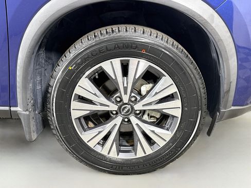 Used 2023 Nissan Rogue SV FWD image 32