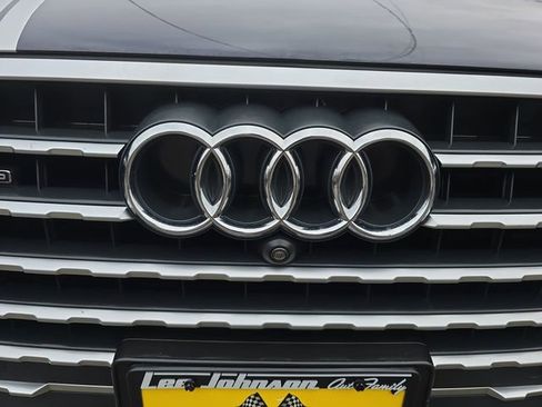 Used 2017 Audi Q7 3.0T Premium Plus w/ Premium Plus Package image 34