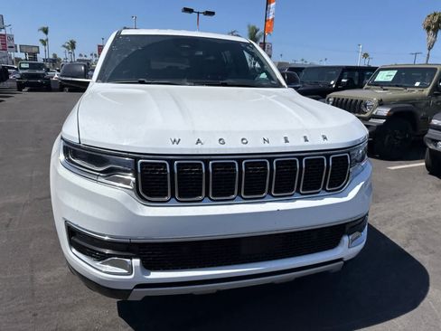 Used 2024 Jeep Wagoneer L Series II RWD image 6