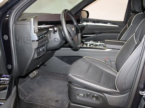 Certified 2025 Cadillac Escalade Sport w/ Touring Package AWD/4WD image 7