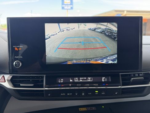 Used 2025 Toyota Sienna XLE w/ XLE Plus Package AWD/4WD image 20