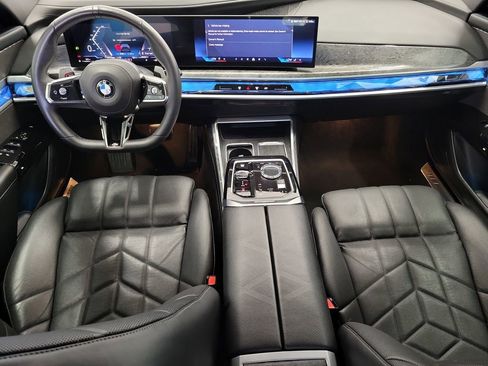 Used 2025 BMW 740i RWD image 15