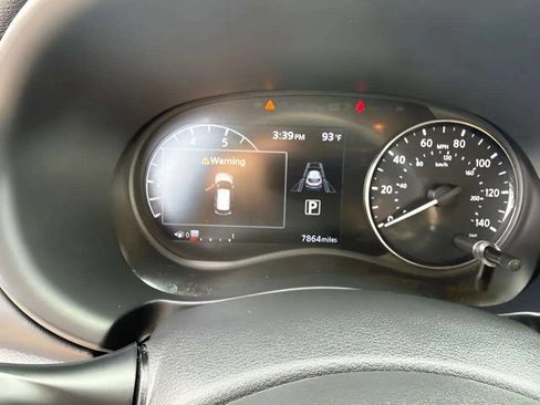 Used 2023 Nissan Kicks SR FWD image 8