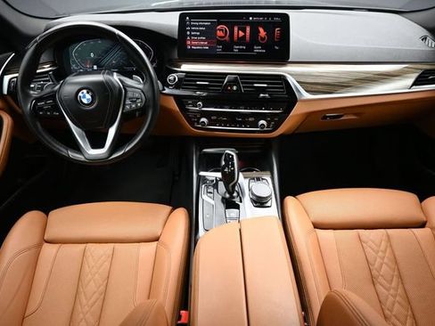 Used 2022 BMW 530i w/ M Sport Package RWD image 11