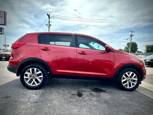 Used 2015 Kia Sportage LX FWD image 2