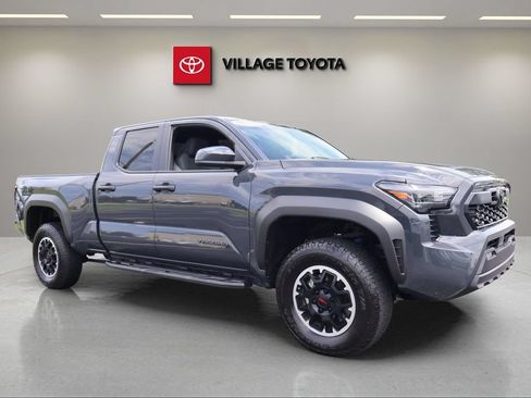 Certified 2025 Toyota Tacoma TRD Off-Road AWD/4WD image 7