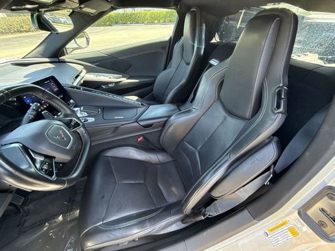 Used 2021 Chevrolet Corvette Stingray Coupe w/ Z51 Performance Package RWD image 13
