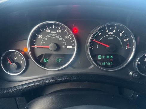 Used 2012 Jeep Wrangler Sahara image 22