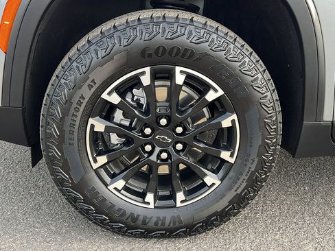 Certified 2025 Chevrolet Traverse Z71 w/ Enhanced Driving Package image 10