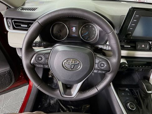 Certified 2021 Toyota RAV4 XLE Premium AWD/4WD image 21