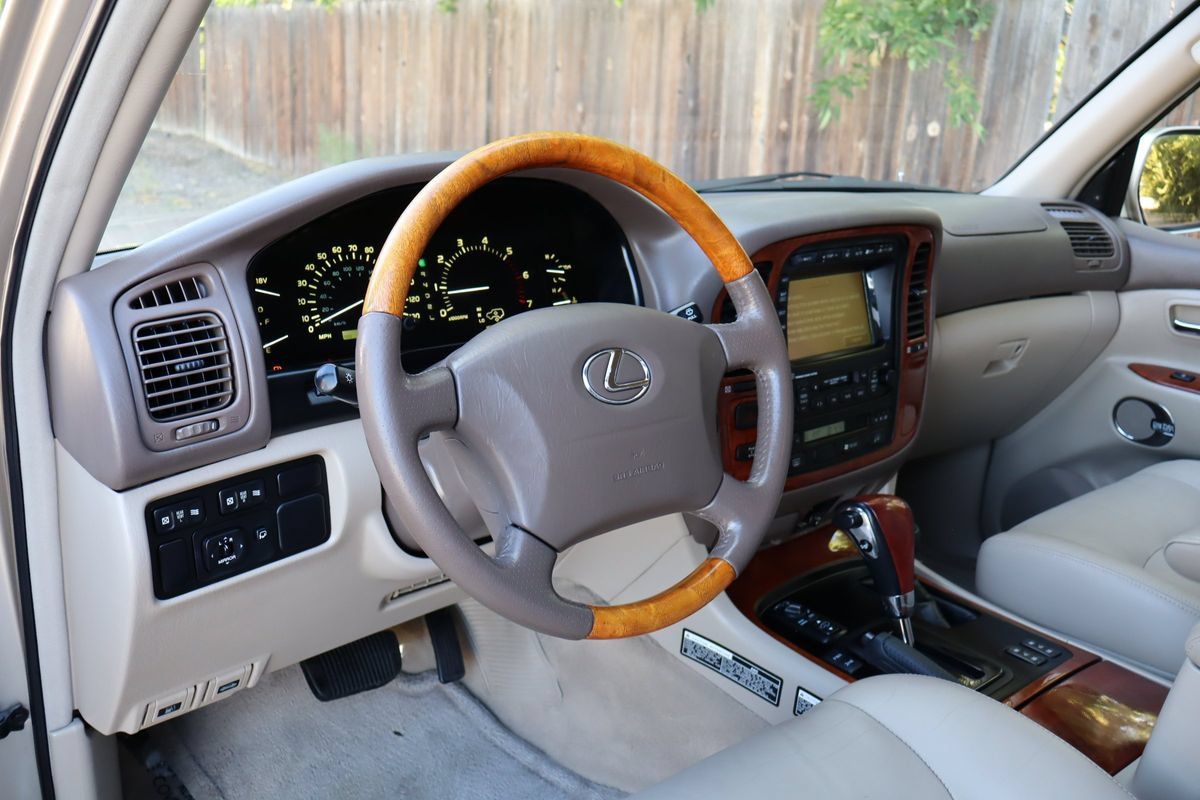 Used 2001 Lexus LX 470 4WD image 17