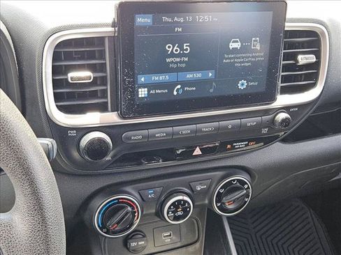 Used 2021 Hyundai Venue SE FWD image 11