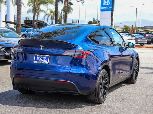 Used 2023 Tesla Model Y Long Range AWD/4WD image 11