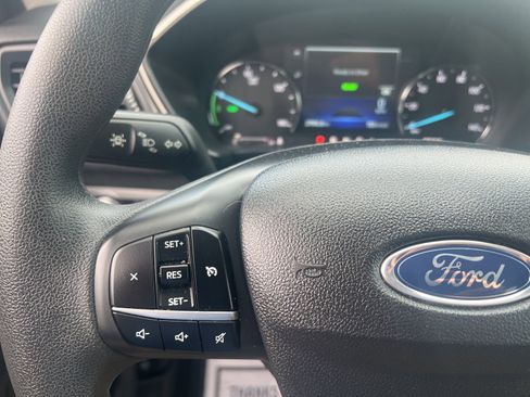 Used 2022 Ford Escape SE image 23