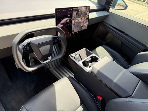 Used 2024 Tesla Cybertruck AWD Crew Cab image 9