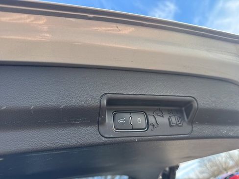 Used 2020 Ford Explorer XLT w/ Equipment Group 202A image 37