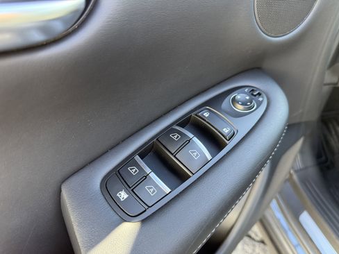 Certified 2025 INFINITI QX50 Pure image 11