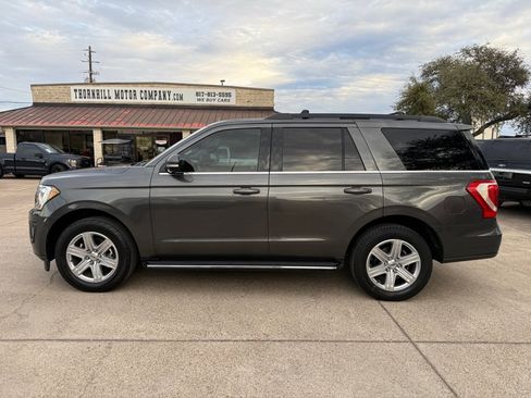Used 2018 Ford Expedition XLT w/ Equipment Group 202A RWD image 4