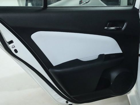 Used 2019 Toyota Prius XLE image 13