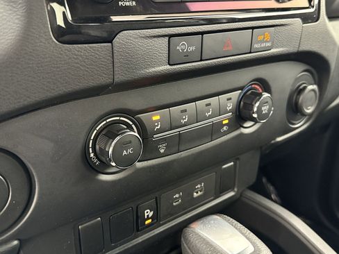 Certified 2023 Nissan Frontier SV w/ Midnight Edition Package image 11