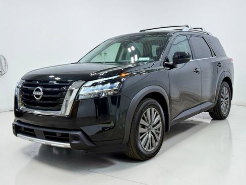 Used 2023 Nissan Pathfinder SL w/ SL Premium Package AWD/4WD image 8