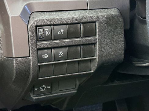 Used 2025 Toyota Tacoma TRD Off-Road image 17