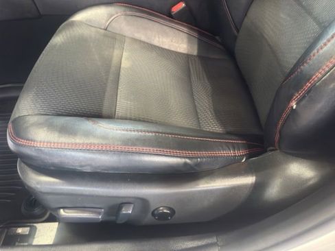 Used 2017 Toyota Camry SE FWD image 11