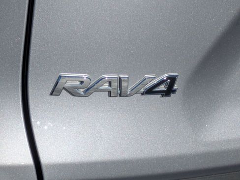 Used 2023 Toyota RAV4 Limited image 32