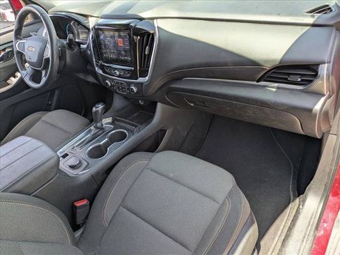 Used 2020 Chevrolet Traverse LT FWD image 16