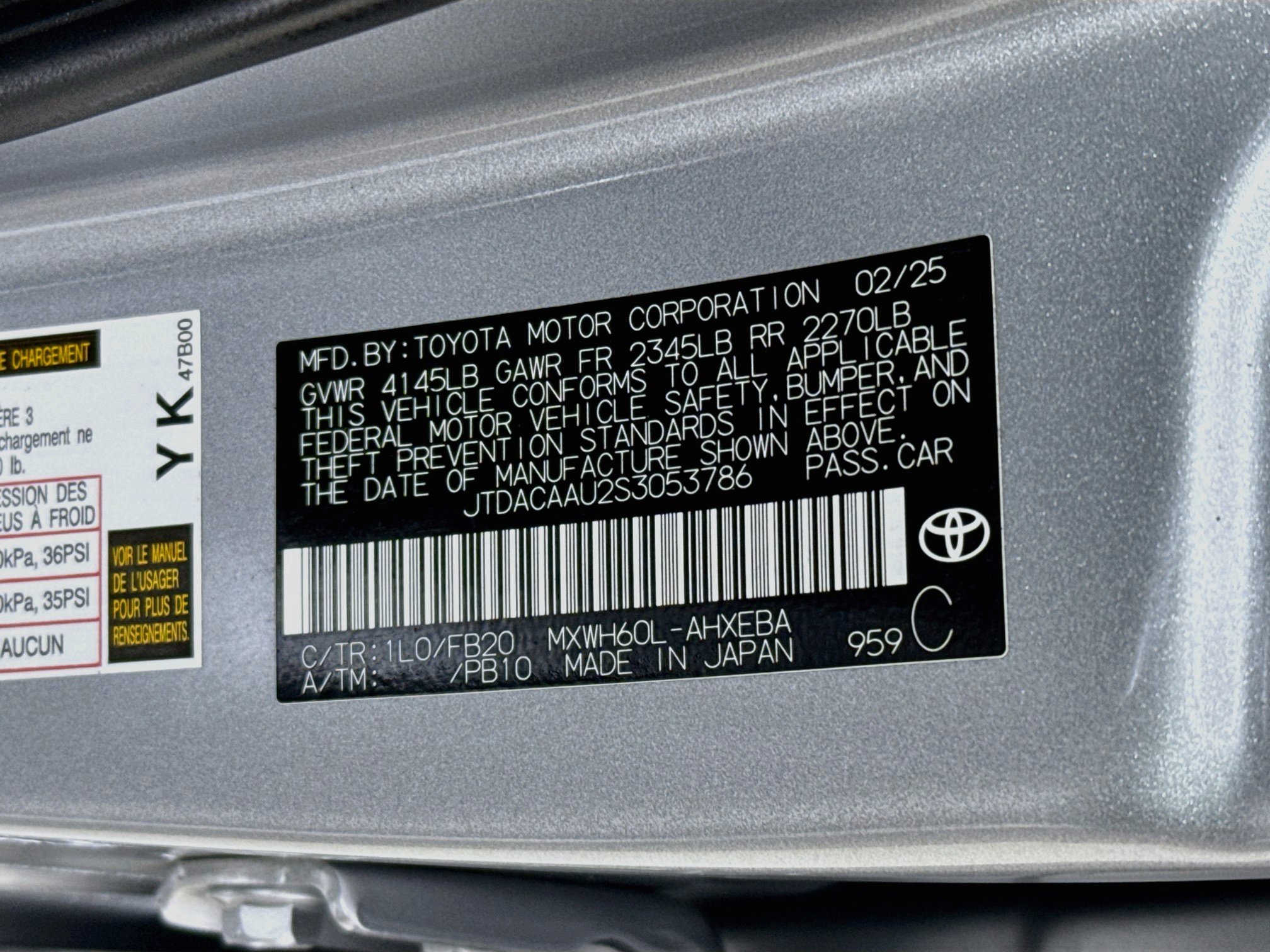 Certified 2025 Toyota Prius LE FWD image 32