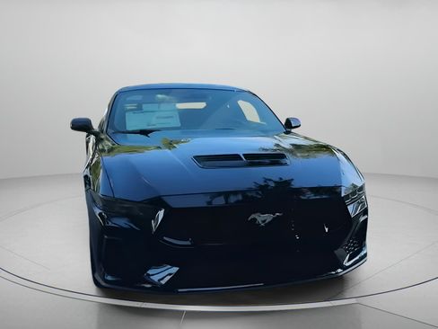Used 2025 Ford Mustang GT RWD image 7