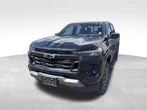 Used 2024 Chevrolet Colorado Z71 w/ Z71 Convenience Package 2 AWD/4WD image 2
