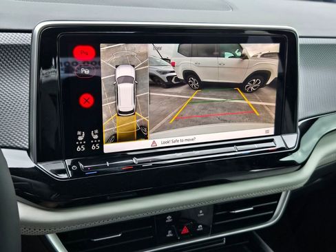 New 2026 Volkswagen Atlas Cross Sport SEL Premium R-Line AWD/4WD image 9