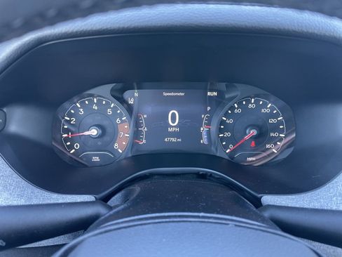 Used 2024 Jeep Compass Latitude image 9