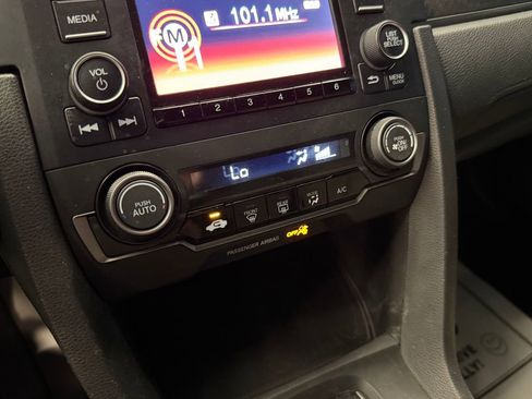Used 2018 Honda Civic Sport image 14
