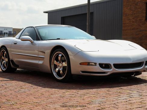 Used 2003 Chevrolet Corvette Coupe RWD image 16