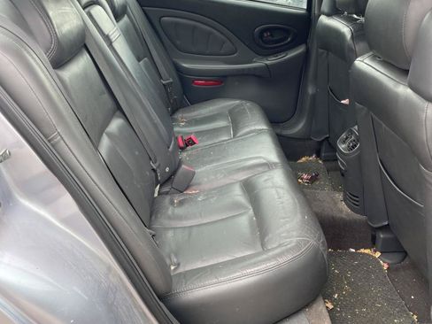 Used 2004 Pontiac Bonneville SE w/ Leather Appointment Package FWD image 19