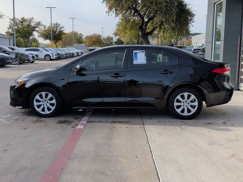 Used 2023 Toyota Corolla LE image 26