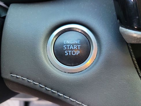 Used 2021 Toyota Highlander Platinum image 35