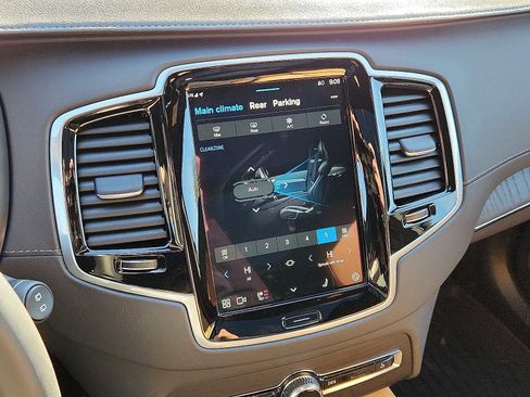 Certified 2023 Volvo XC90 B6 Ultimate w/ Protection Package image 15