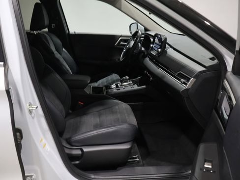 Used 2024 Mitsubishi Outlander SE image 22