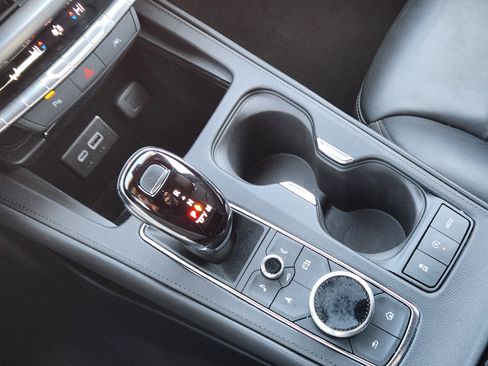 Certified 2024 Cadillac XT4 Premium Luxury image 20