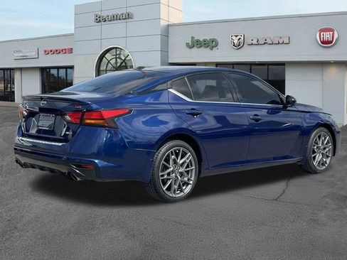 Used 2023 Nissan Altima 2.5 SR w/ SR Premium Package AWD/4WD image 7