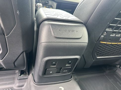 Used 2022 Ford Bronco Badlands w/ Sasquatch Package image 22