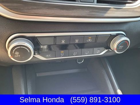 Used 2025 Nissan Altima 2.5 SV image 18