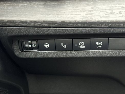 Certified 2024 Nissan Ariya AWD image 32