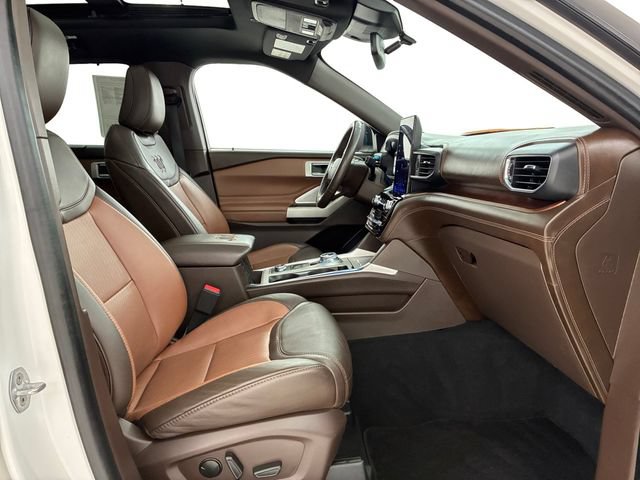 Used 2022 Ford Explorer King Ranch w/ Technology Package AWD/4WD image 14