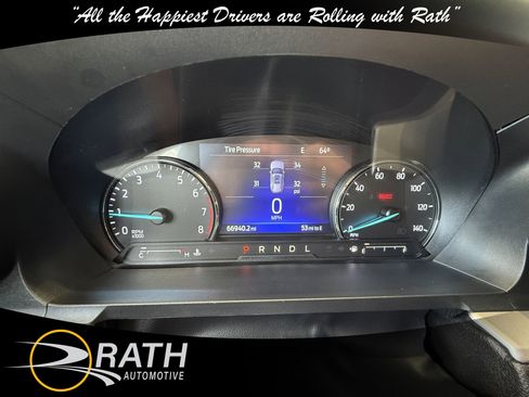 Used 2022 Ford Explorer XLT RWD image 17