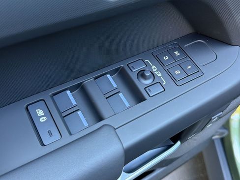 New 2026 Land Rover Defender 130 X-Dynamic SE AWD/4WD image 21