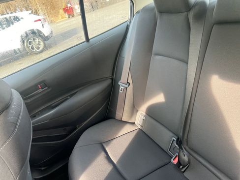 Used 2025 Toyota Corolla LE image 33